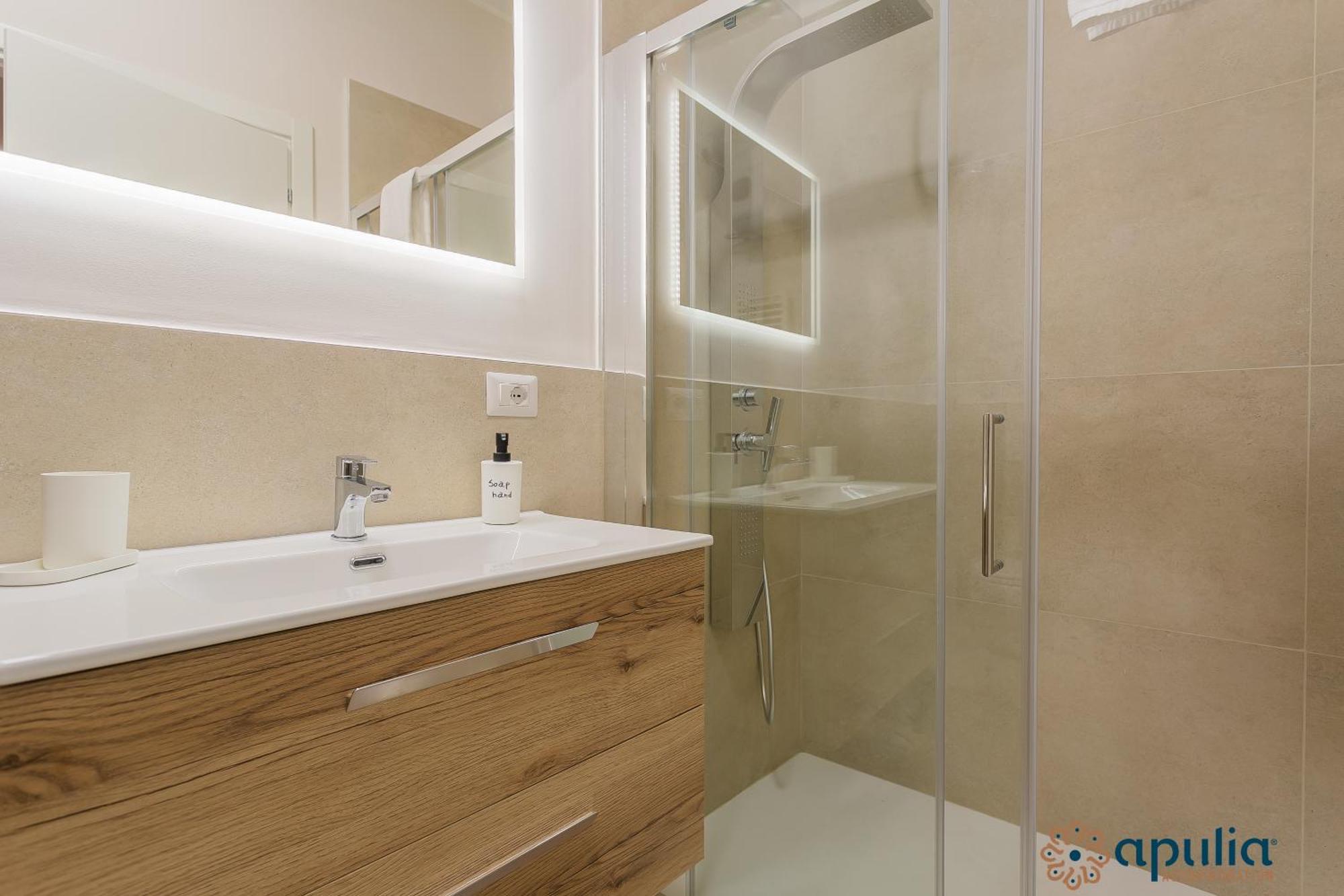 Crisanzio 80 Apartment Bari Bagian luar foto