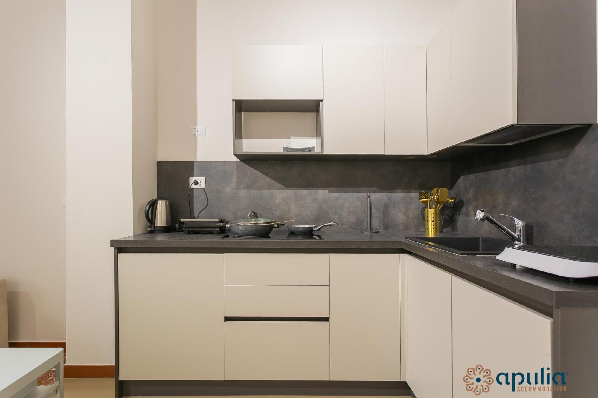 Crisanzio 80 Apartment Bari Bagian luar foto